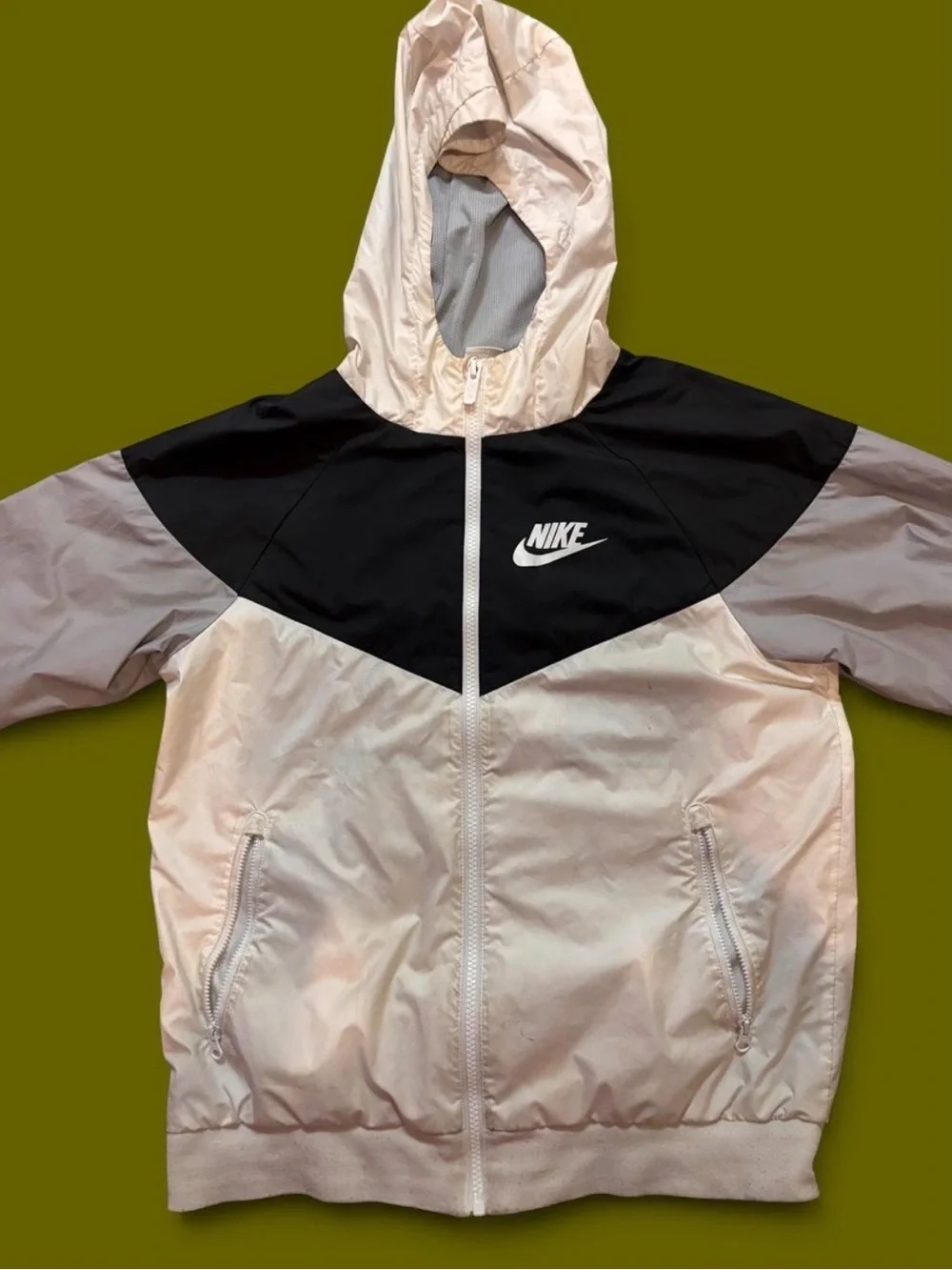 Nike Windbreaker Jacket in White, Black and Grey - Youth Large.